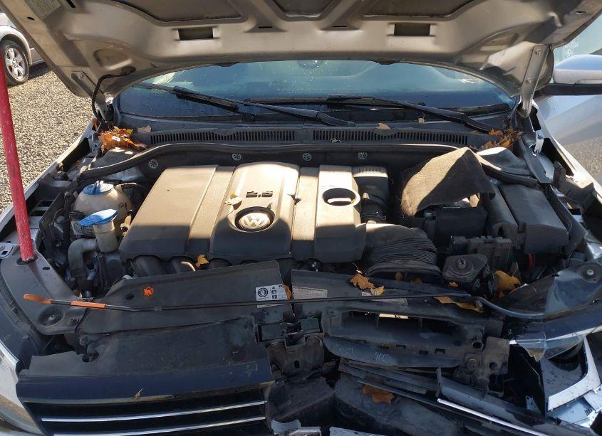 Photo 10 of 2013 Volkswagen Jetta 2.5L SEL (VIN 3VWLP7AJ3DM307039)
