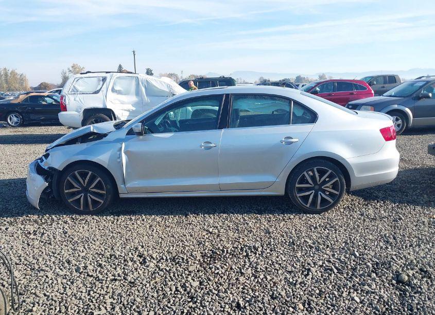 Photo 14 of 2013 Volkswagen Jetta 2.5L SEL (VIN 3VWLP7AJ3DM307039)
