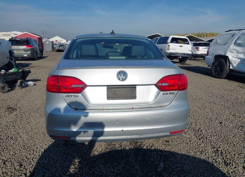 Photo 16 of 2013 Volkswagen Jetta 2.5L SEL (VIN 3VWLP7AJ3DM307039)