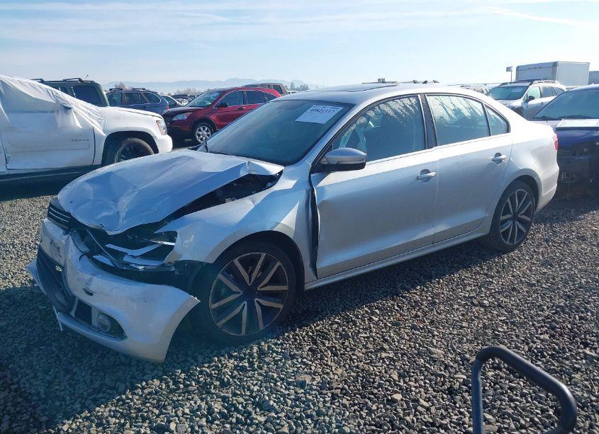 Photo 2 of 2013 Volkswagen Jetta 2.5L SEL (VIN 3VWLP7AJ3DM307039)