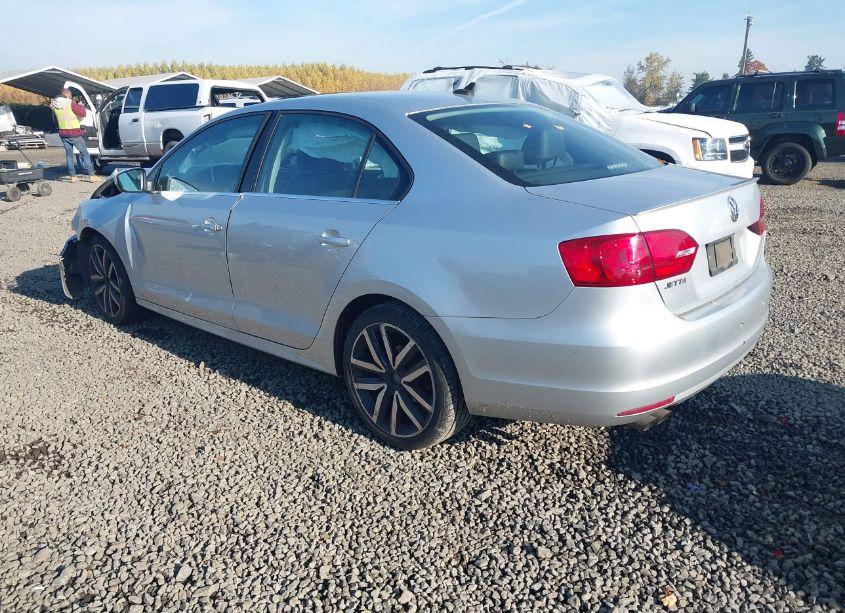 Photo 3 of 2013 Volkswagen Jetta 2.5L SEL (VIN 3VWLP7AJ3DM307039)