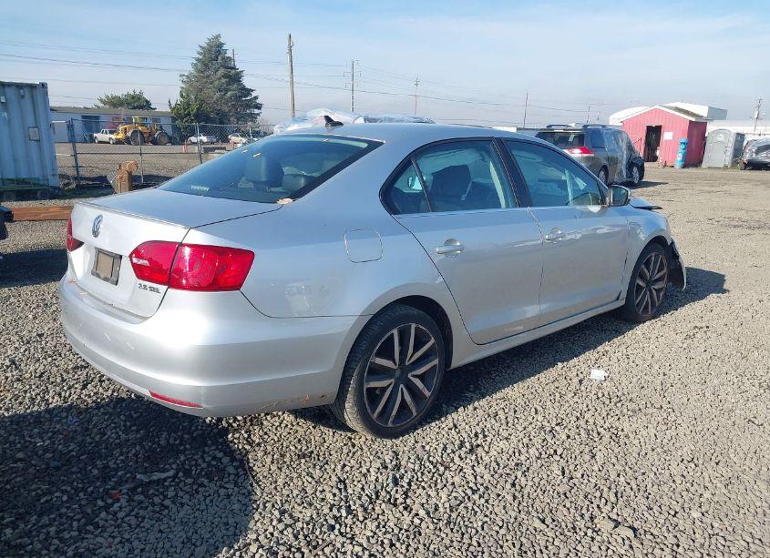 Photo 4 of 2013 Volkswagen Jetta 2.5L SEL (VIN 3VWLP7AJ3DM307039)