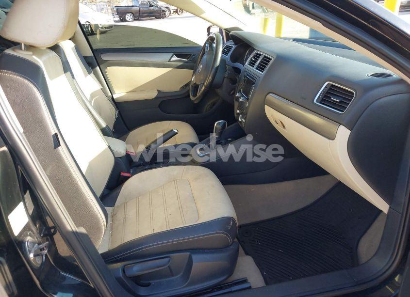 Photo 5 of 2012 Volkswagen Jetta 2.5L SEL PREMIUM (VIN 3VWLP7AJ4CM388583)
