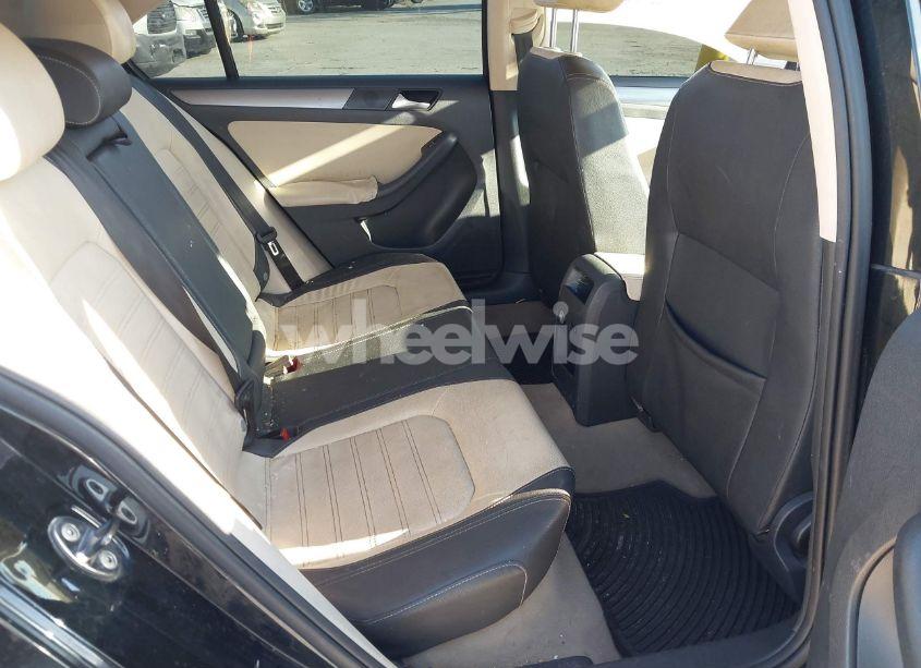 Photo 8 of 2012 Volkswagen Jetta 2.5L SEL PREMIUM (VIN 3VWLP7AJ4CM388583)