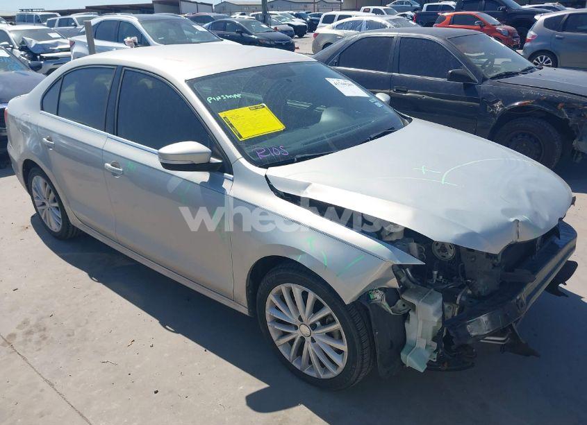 2012 Volkswagen Jetta 2.5L SEL (VIN 3VWLP7AJ5CM304612) main photo