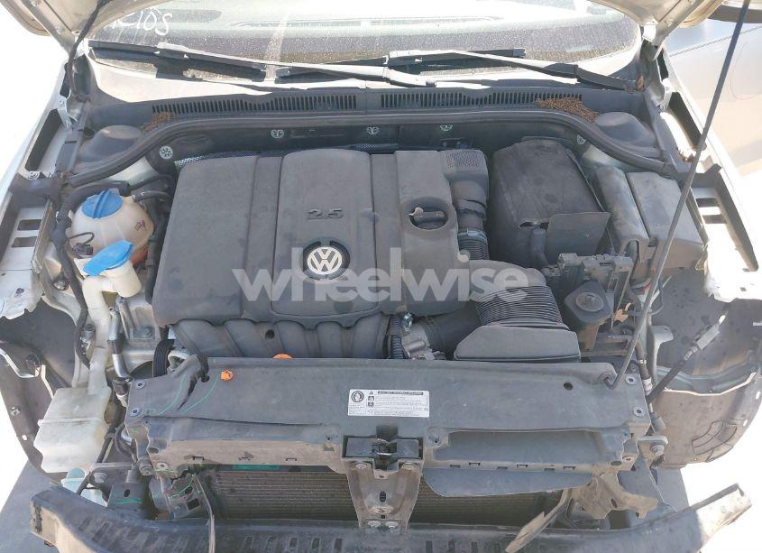 Photo 10 of 2012 Volkswagen Jetta 2.5L SEL (VIN 3VWLP7AJ5CM304612)