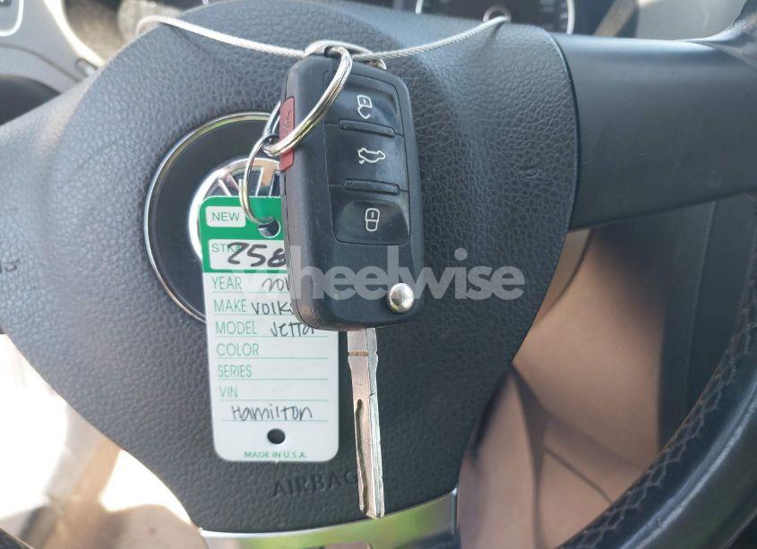 Photo 11 of 2012 Volkswagen Jetta 2.5L SEL (VIN 3VWLP7AJ5CM304612)