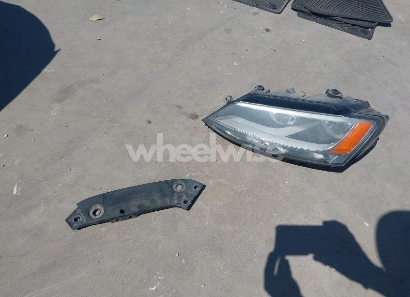 Photo 12 of 2012 Volkswagen Jetta 2.5L SEL (VIN 3VWLP7AJ5CM304612)