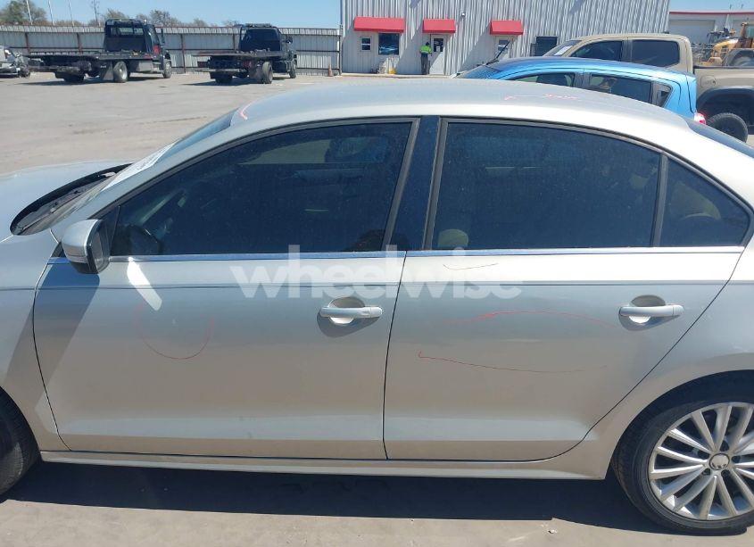 Photo 15 of 2012 Volkswagen Jetta 2.5L SEL (VIN 3VWLP7AJ5CM304612)