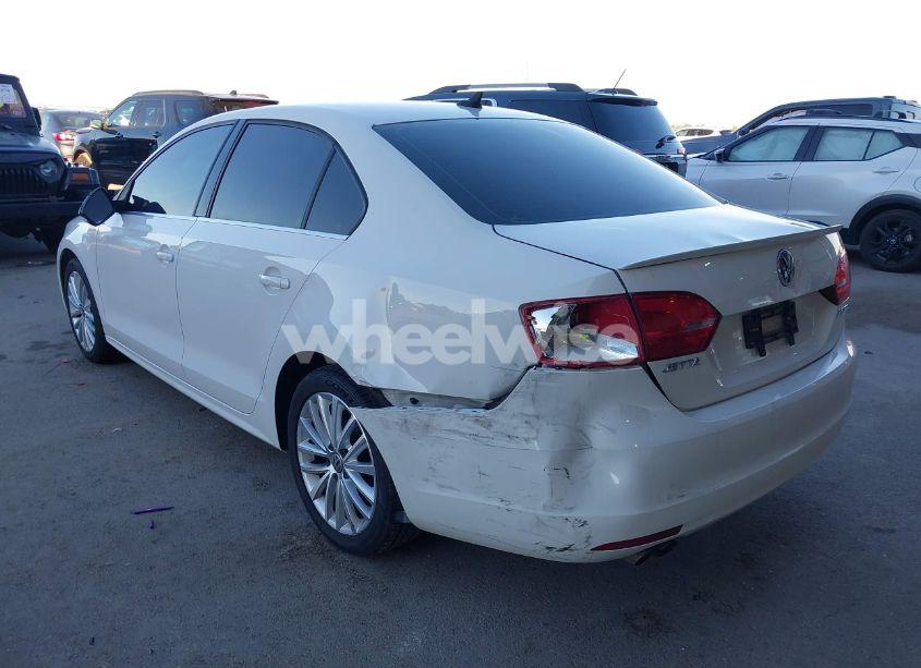 Photo 3 of 2013 Volkswagen Jetta 2.5L SEL (VIN 3VWLP7AJ6DM292021)