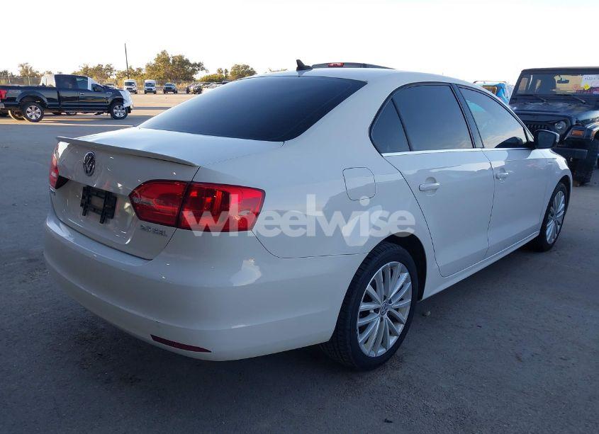 Photo 4 of 2013 Volkswagen Jetta 2.5L SEL (VIN 3VWLP7AJ6DM292021)