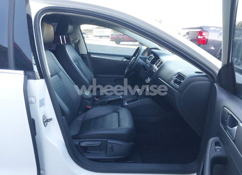 Photo 5 of 2013 Volkswagen Jetta 2.5L SEL (VIN 3VWLP7AJ6DM292021)