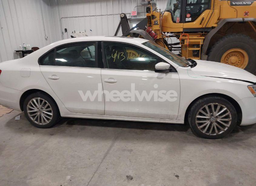 Photo 13 of 2012 Volkswagen Jetta 2.5L SEL (VIN 3VWLP7AJ7CM367002)