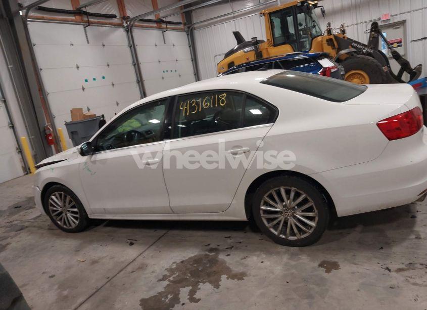 Photo 14 of 2012 Volkswagen Jetta 2.5L SEL (VIN 3VWLP7AJ7CM367002)