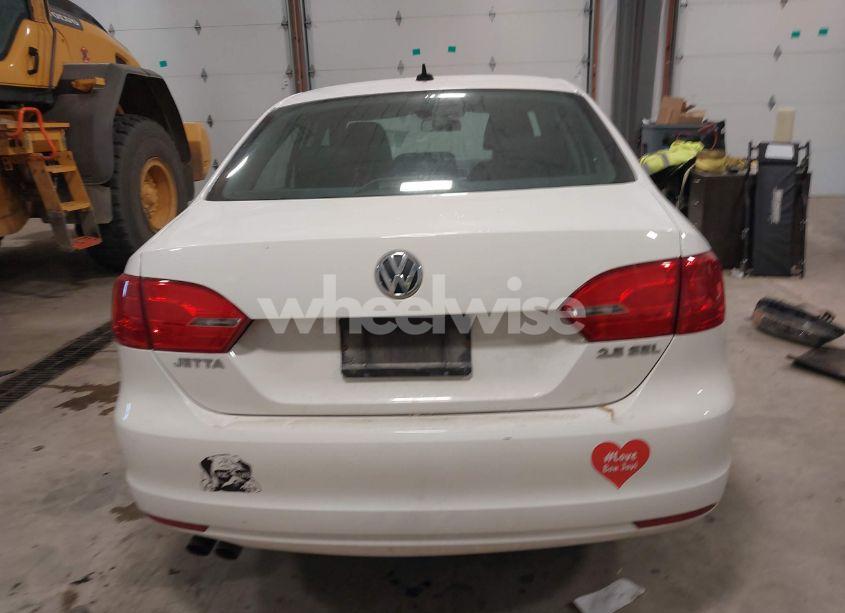 Photo 16 of 2012 Volkswagen Jetta 2.5L SEL (VIN 3VWLP7AJ7CM367002)