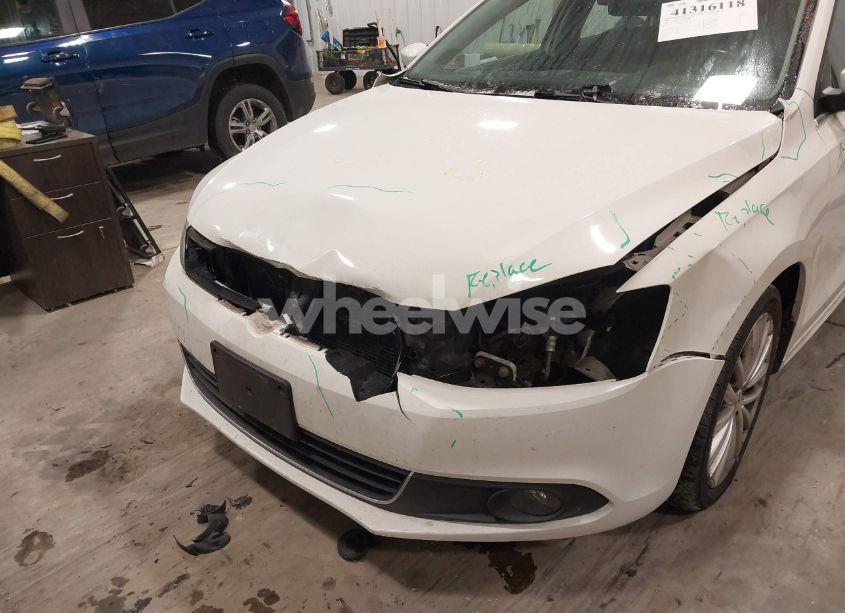 Photo 6 of 2012 Volkswagen Jetta 2.5L SEL (VIN 3VWLP7AJ7CM367002)