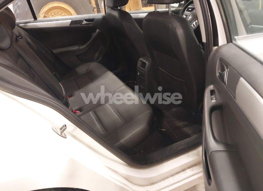 Photo 8 of 2012 Volkswagen Jetta 2.5L SEL (VIN 3VWLP7AJ7CM367002)