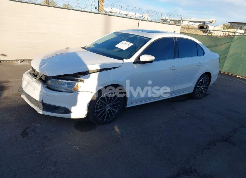 Photo 2 of 2012 Volkswagen Jetta 2.5L SEL PREMIUM (VIN 3VWLP7AJ7CM412956)