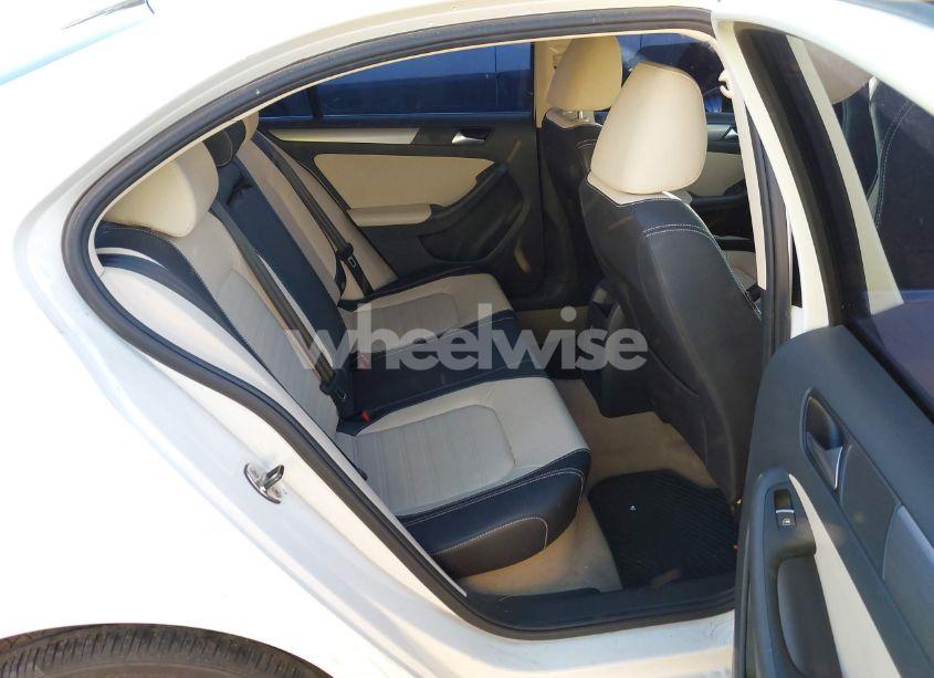 Photo 8 of 2012 Volkswagen Jetta 2.5L SEL PREMIUM (VIN 3VWLP7AJ7CM412956)