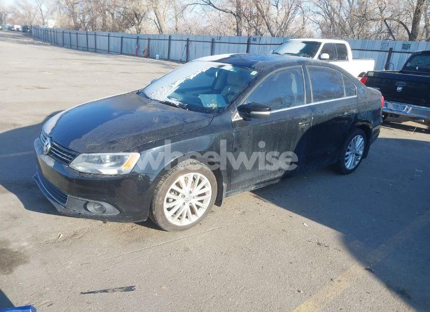 Photo 2 of 2012 Volkswagen Jetta 2.5L SEL (VIN 3VWLP7AJ8CM008418)