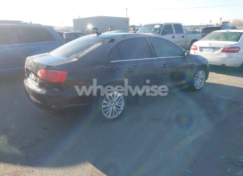 Photo 4 of 2012 Volkswagen Jetta 2.5L SEL (VIN 3VWLP7AJ8CM008418)