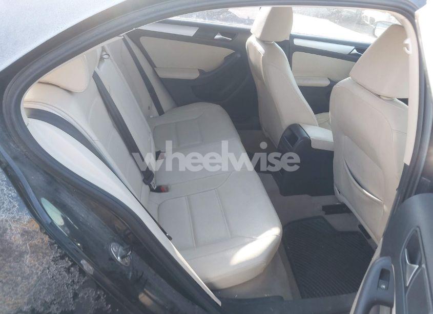 Photo 8 of 2012 Volkswagen Jetta 2.5L SEL (VIN 3VWLP7AJ8CM008418)