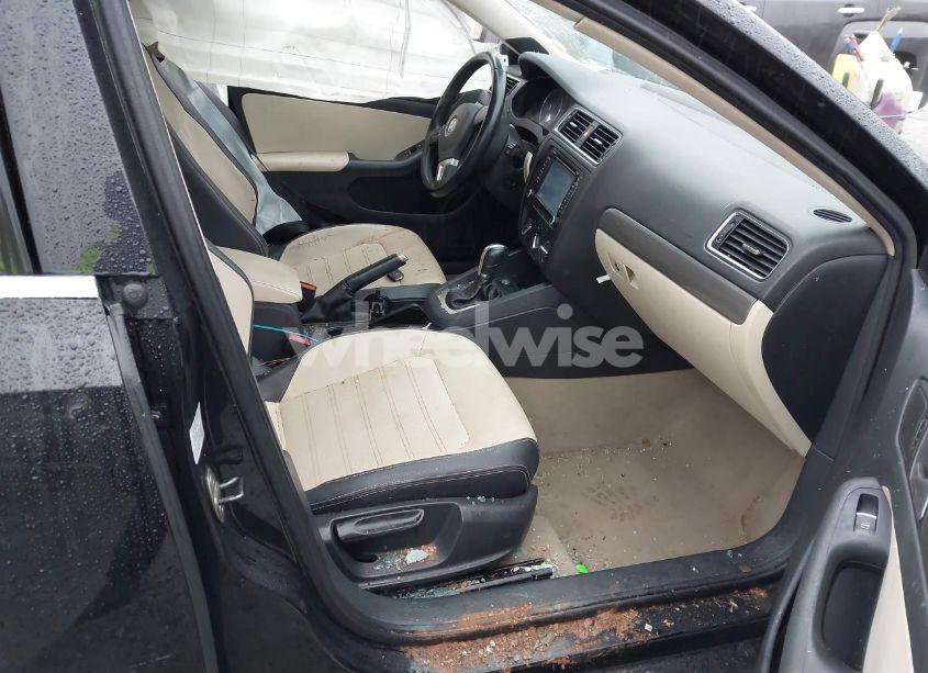 Photo 5 of 2012 Volkswagen Jetta 2.5L SEL PREMIUM (VIN 3VWLP7AJ8CM366604)