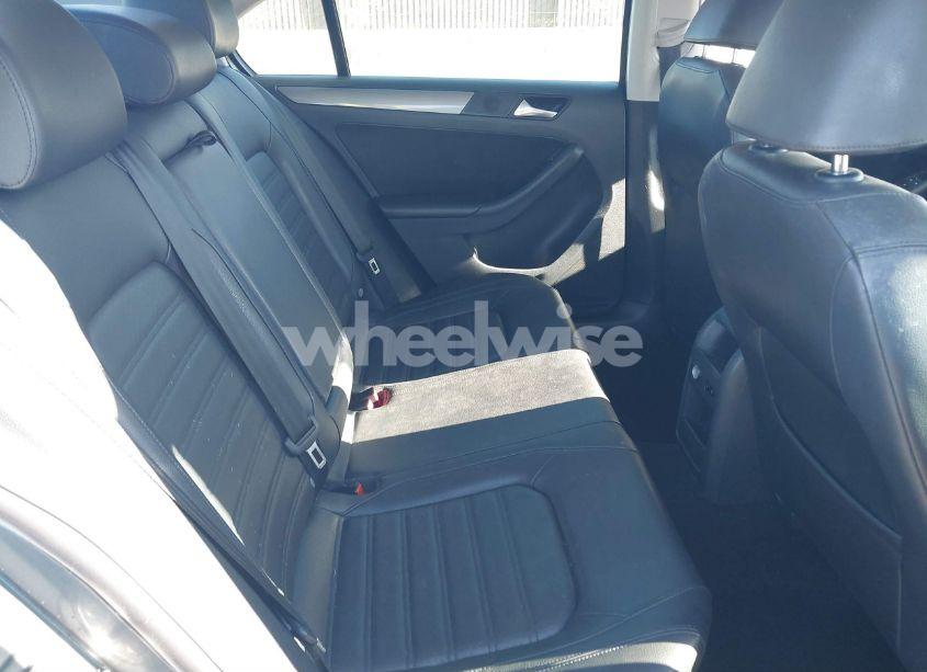 Photo 8 of 2013 Volkswagen Jetta 2.5L SEL (VIN 3VWLP7AJ9DM374471)