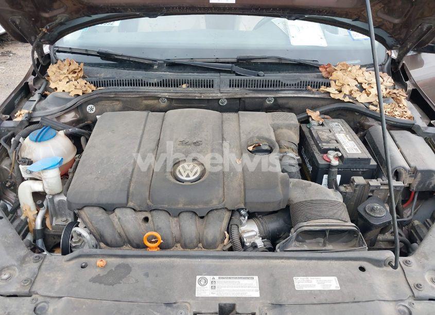 Photo 10 of 2012 Volkswagen Jetta 2.5L SEL (VIN 3VWLP7AJXCM418461)