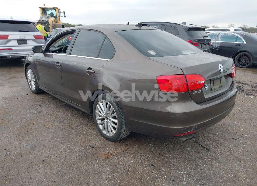 Photo 3 of 2012 Volkswagen Jetta 2.5L SEL (VIN 3VWLP7AJXCM418461)