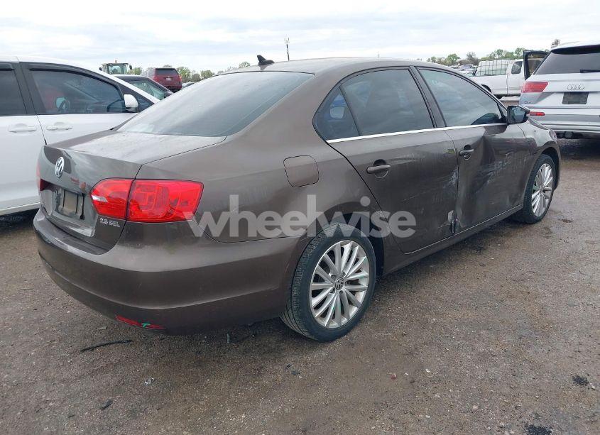 Photo 4 of 2012 Volkswagen Jetta 2.5L SEL (VIN 3VWLP7AJXCM418461)