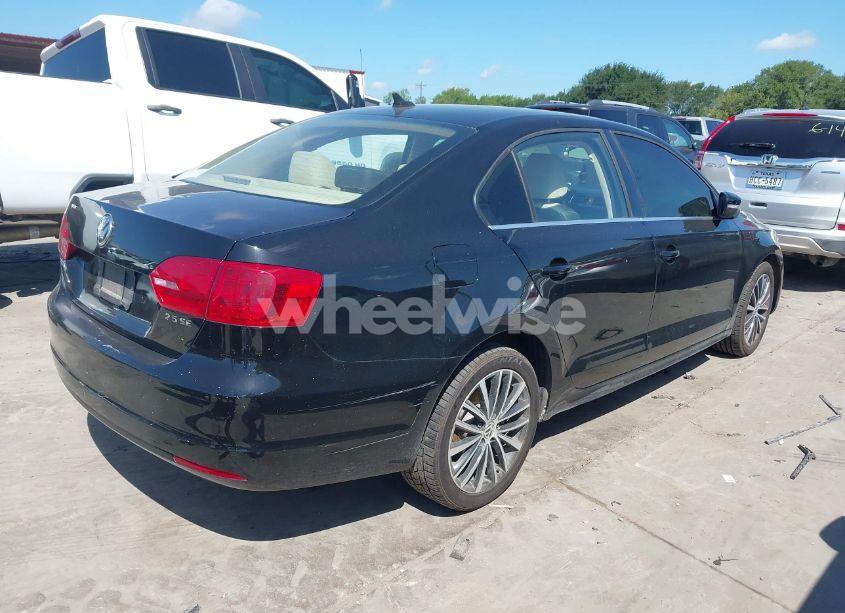 Photo 4 of 2012 Volkswagen Jetta 2.5L SEL PREMIUM (VIN 3VWLP7AJXCM428729)