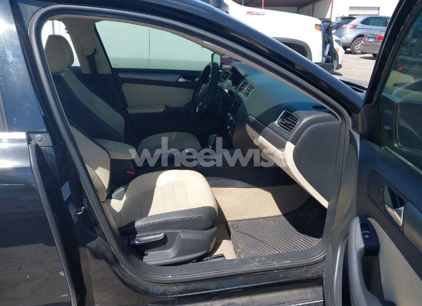 Photo 5 of 2012 Volkswagen Jetta 2.5L SEL PREMIUM (VIN 3VWLP7AJXCM428729)
