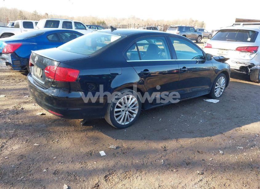 Photo 4 of 2013 Volkswagen Jetta 2.5L SEL (VIN 3VWLP7AJXDM237006)