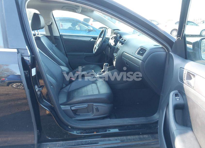 Photo 5 of 2013 Volkswagen Jetta 2.5L SEL (VIN 3VWLP7AJXDM237006)