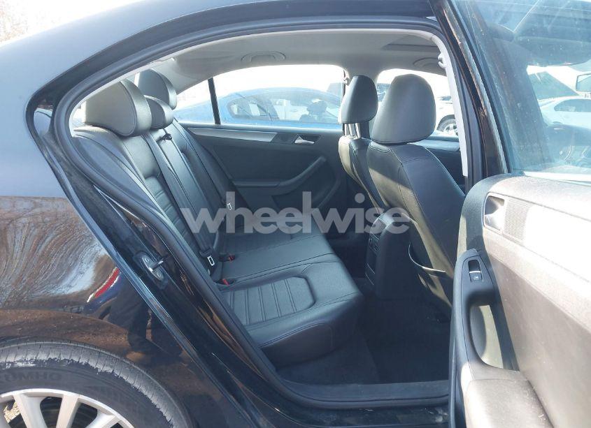 Photo 8 of 2013 Volkswagen Jetta 2.5L SEL (VIN 3VWLP7AJXDM237006)