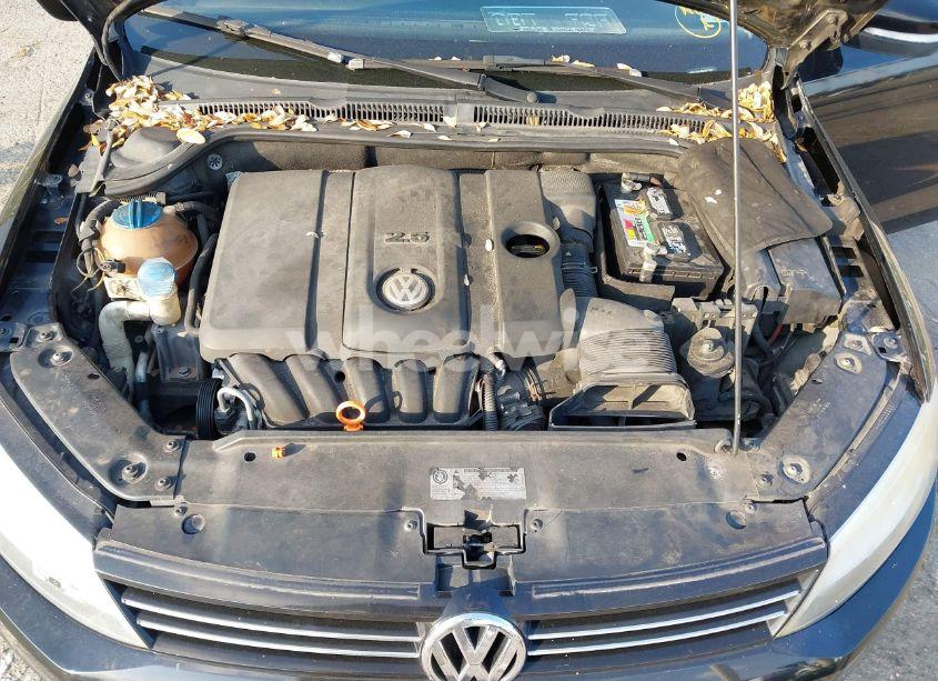 Photo 10 of 2011 Volkswagen Jetta 2.5L SEL (VIN 3VWLX7AJ1BM304766)