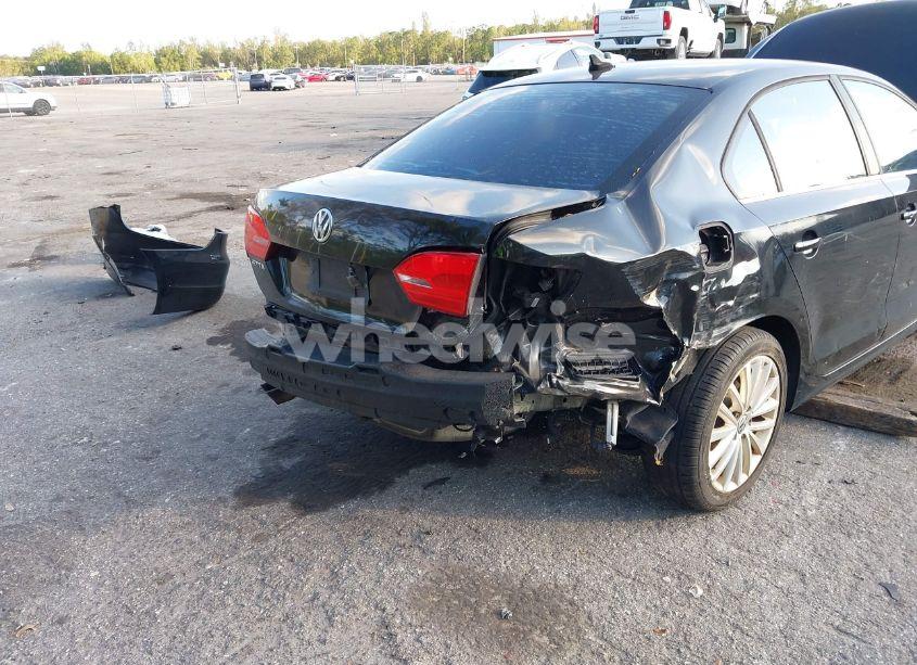 Photo 6 of 2011 Volkswagen Jetta 2.5L SEL (VIN 3VWLX7AJ1BM304766)