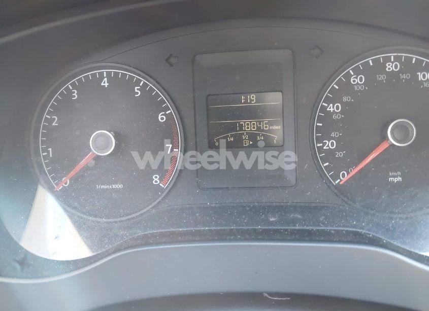 Photo 7 of 2011 Volkswagen Jetta 2.5L SEL (VIN 3VWLX7AJ1BM304766)