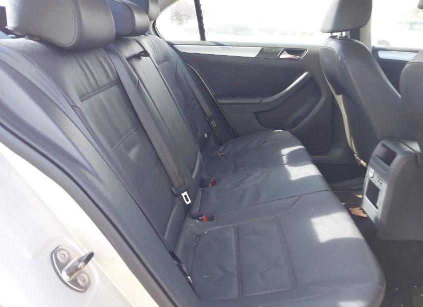 Photo 8 of 2011 Volkswagen Jetta 2.5L SEL (VIN 3VWLX7AJ1BM328601)