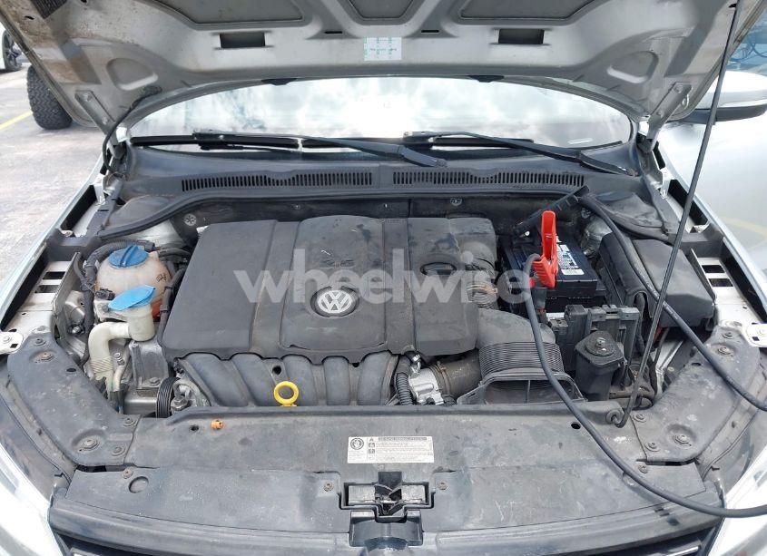 Photo 10 of 2011 Volkswagen Jetta 2.5L SEL (VIN 3VWLX7AJ1BM352557)