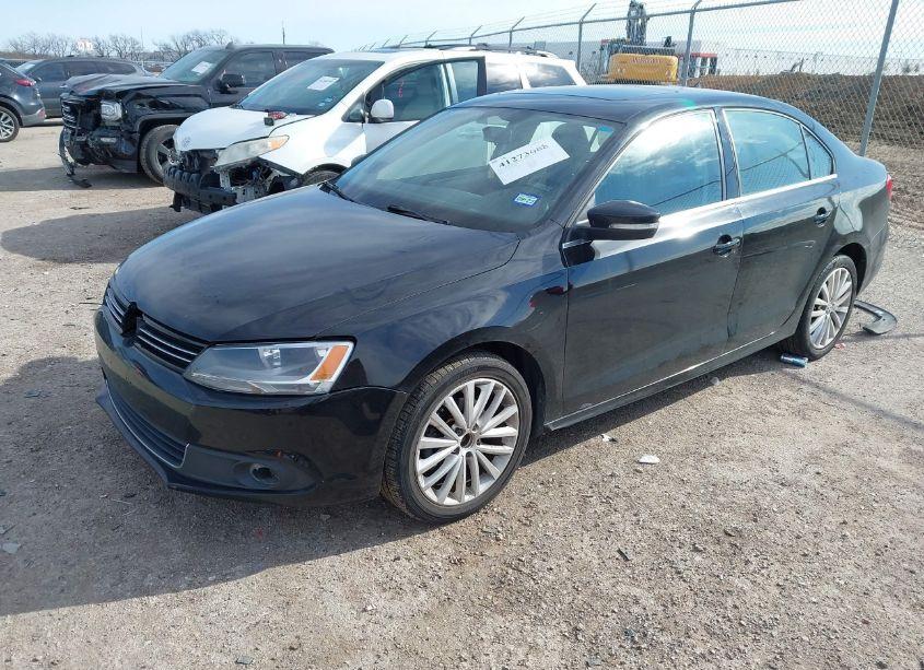Photo 2 of 2012 Volkswagen Jetta 2.5L SEL (VIN 3VWLX7AJ1CM320399)