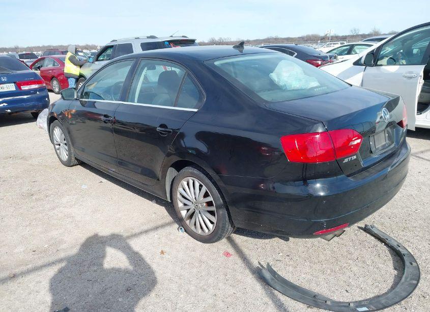 Photo 3 of 2012 Volkswagen Jetta 2.5L SEL (VIN 3VWLX7AJ1CM320399)