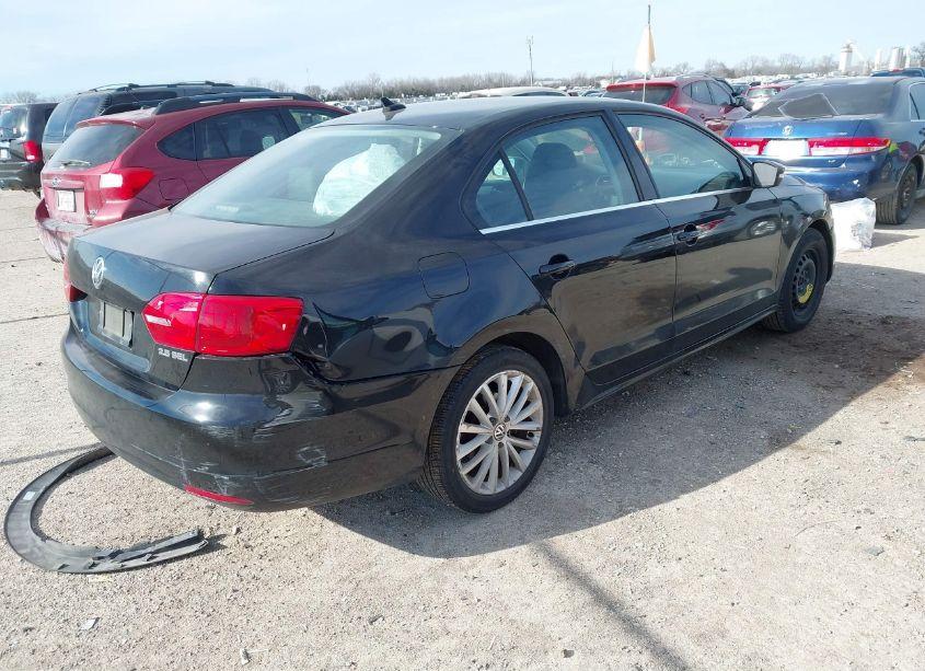 Photo 4 of 2012 Volkswagen Jetta 2.5L SEL (VIN 3VWLX7AJ1CM320399)