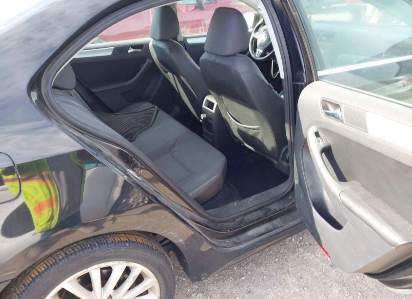 Photo 8 of 2012 Volkswagen Jetta 2.5L SEL (VIN 3VWLX7AJ1CM320399)