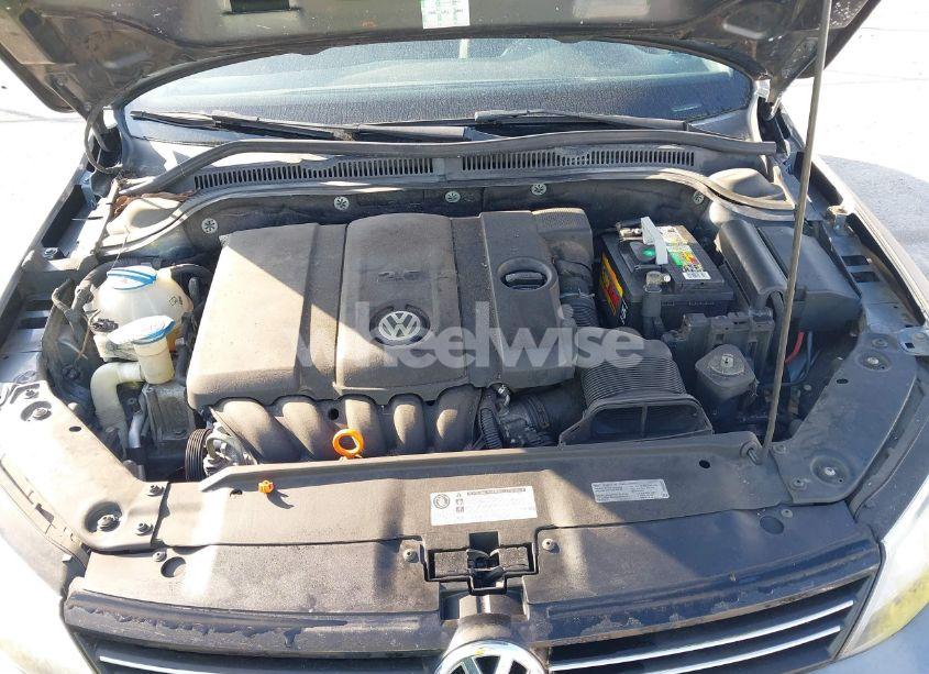 Photo 10 of 2012 Volkswagen Jetta 2.5L SEL (VIN 3VWLX7AJ1CM388024)