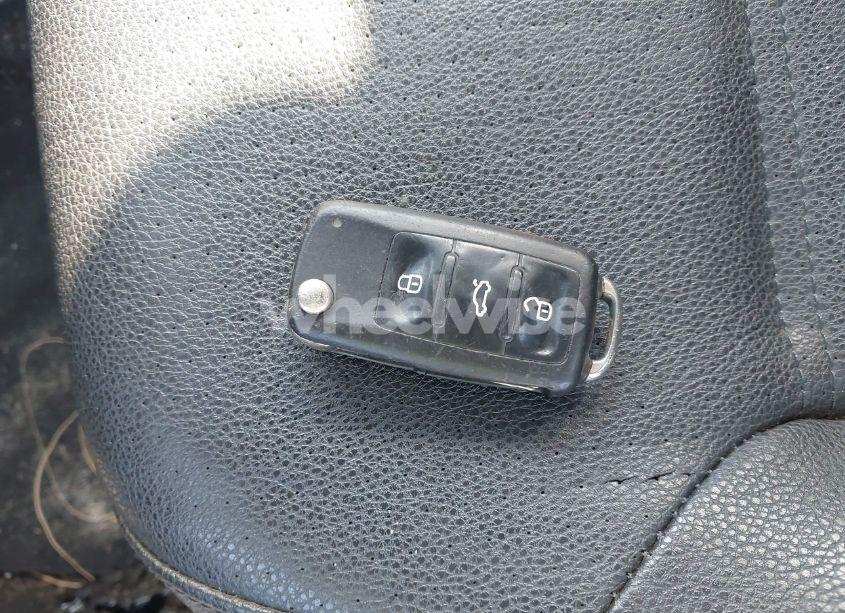 Photo 11 of 2012 Volkswagen Jetta 2.5L SEL (VIN 3VWLX7AJ1CM388024)