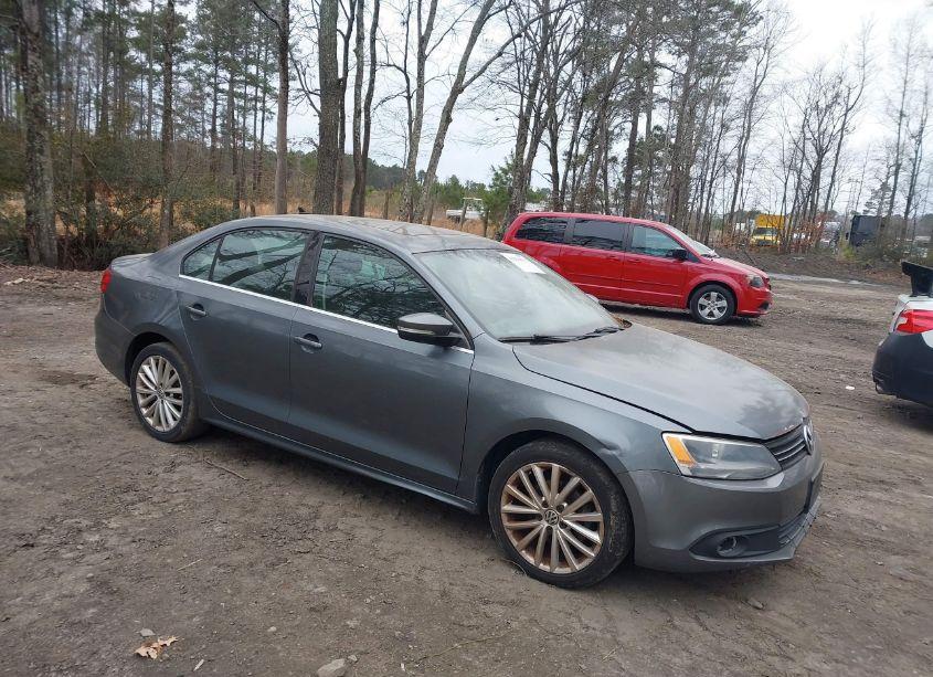 2011 Volkswagen Jetta 2.5L SEL (VIN 3VWLX7AJ2BM358075) main photo