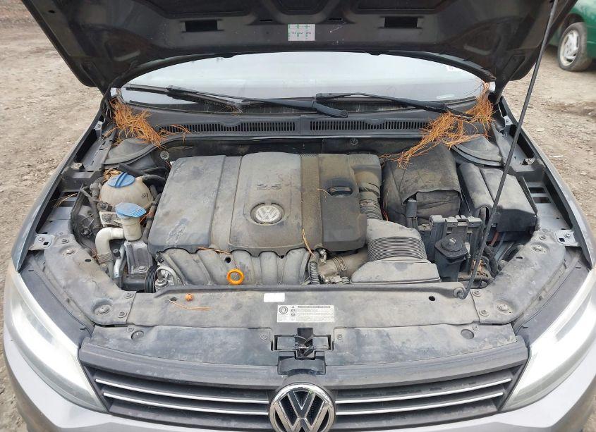 Photo 10 of 2011 Volkswagen Jetta 2.5L SEL (VIN 3VWLX7AJ2BM358075)