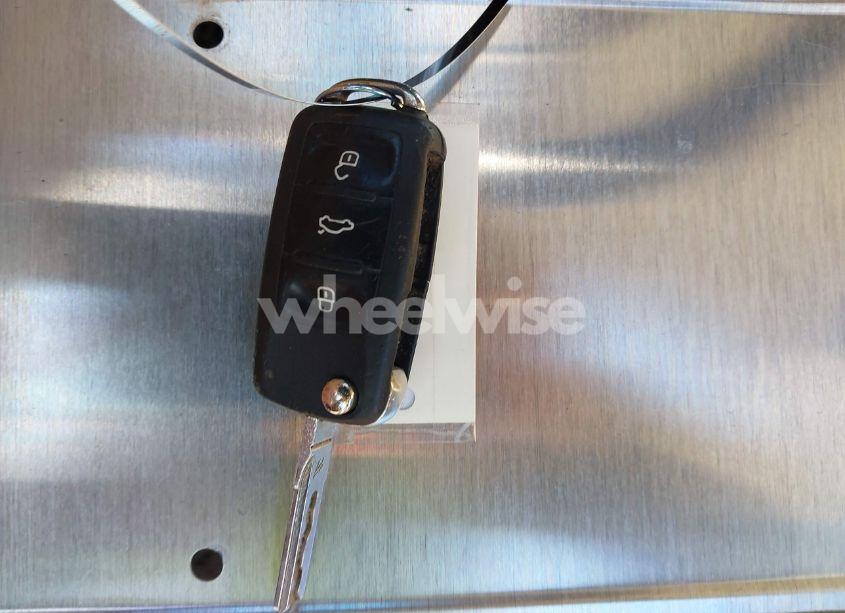 Photo 11 of 2011 Volkswagen Jetta 2.5L SEL (VIN 3VWLX7AJ2BM377936)